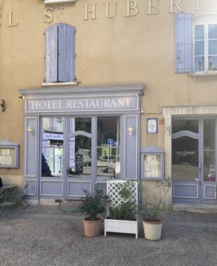 Le Saint Hubert – A great place to dine